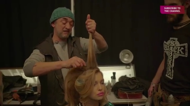 Alerte Vidéo ! Les pin-up du défilé Jeremy Scott mises en beauté par Wella Professionals