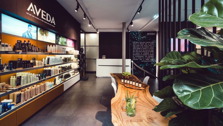 Aveda renforce son soutien aux salons de coiffure